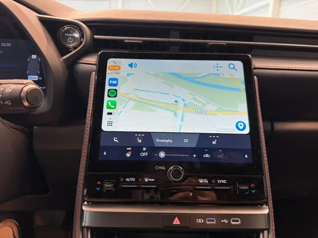 Lexus LBX Elegant 2WD + Tech Pack 2025 Hybride Benzine 8