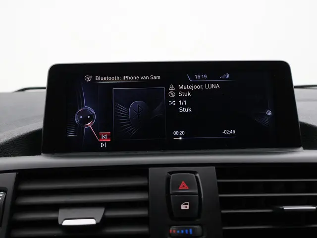 BMW 1 Serie 114i EDE HIGH EXECUTIVE 2013 Benzine 24