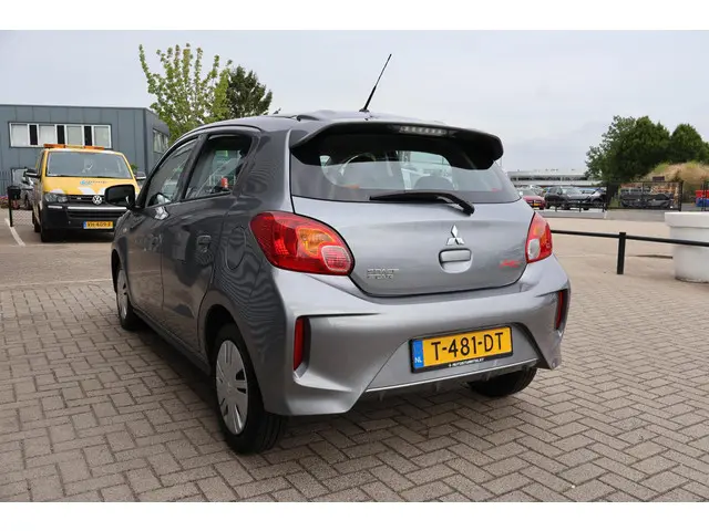 Mitsubishi Space Star 1.2 Connect+ 2023 Benzine 2