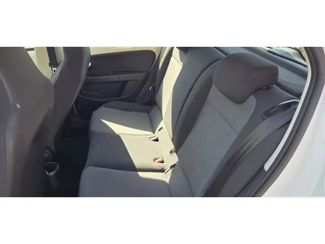 Volkswagen up! 1.0 move up! BlueMotion 2013 Benzine 10