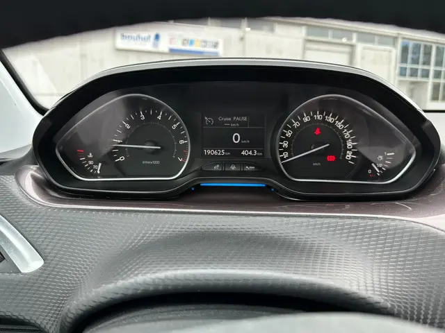 Peugeot 2008 1.2 VTi Allure 2013 Benzine 8