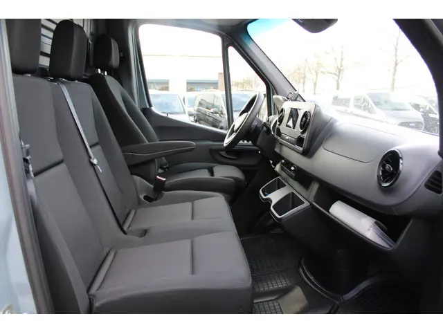 Mercedes-Benz Sprinter 319 CDI 3.0 V6 L2H2 2019 Diesel 10