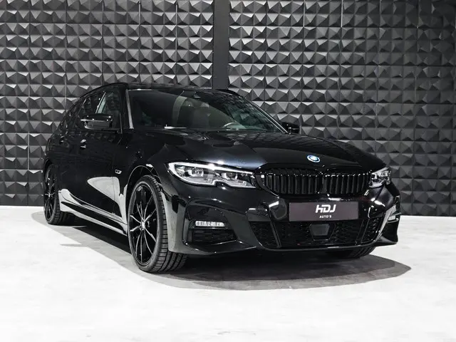 BMW 3 Serie Touring 330e M Sport 2022 Hybride Benzine