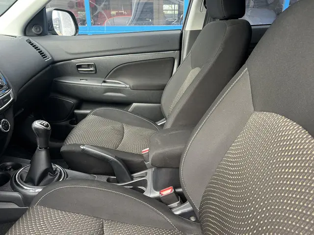 Mitsubishi ASX 1.6 Cleartec Invite+ 2015 Benzine 8