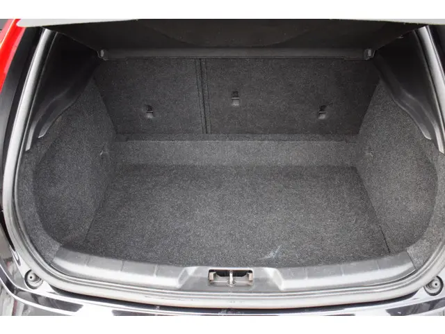 Volvo V40 2.5 T5 255pk Automaat R-Design 2013 Benzine 23