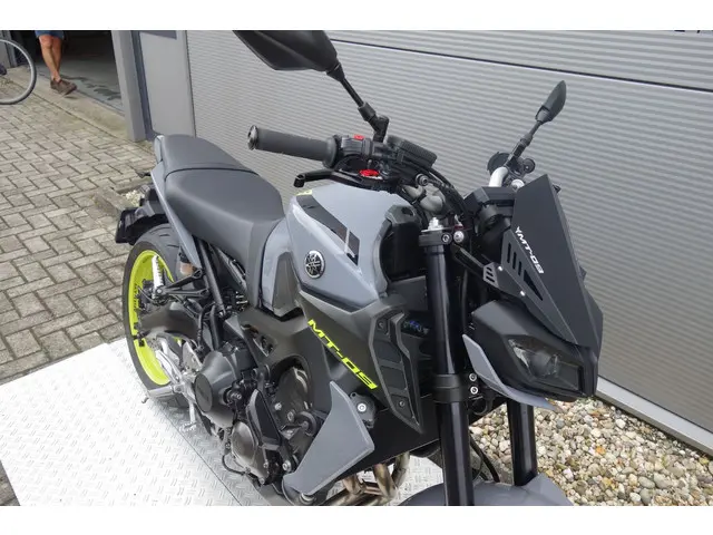 Yamaha MT 09 ABS 2017 Benzine 51