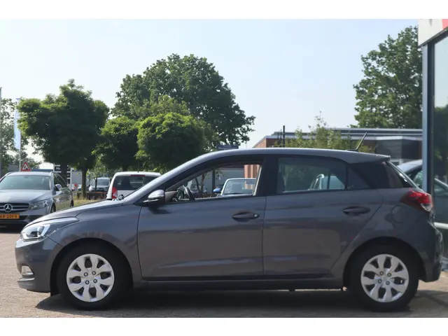 Hyundai i20 1.0 T-GDI Comfort 2018 Benzine 7