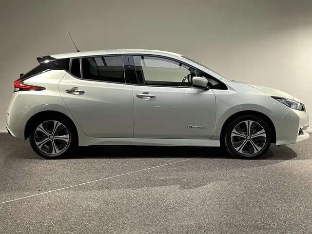Nissan Leaf 2.ZERO EDITION 40 kWh 2018 Elektrisch 16