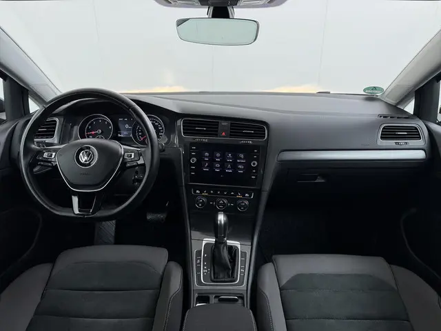 Volkswagen Golf 1.0 TSI Comfortline 2018 Benzine 23