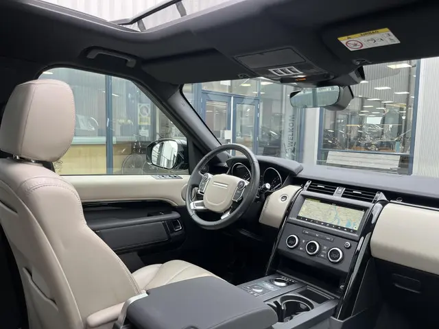 Land Rover Discovery 2.0 Si4 SE 2019 Benzine 36