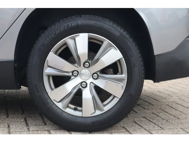 Peugeot 2008 1.2 VTi Allure 2013 Benzine 30
