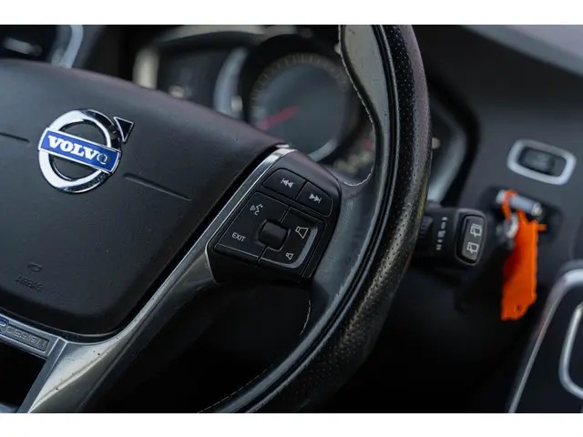 Volvo V60 1.5 T3 R-Design 2016 Benzine 35
