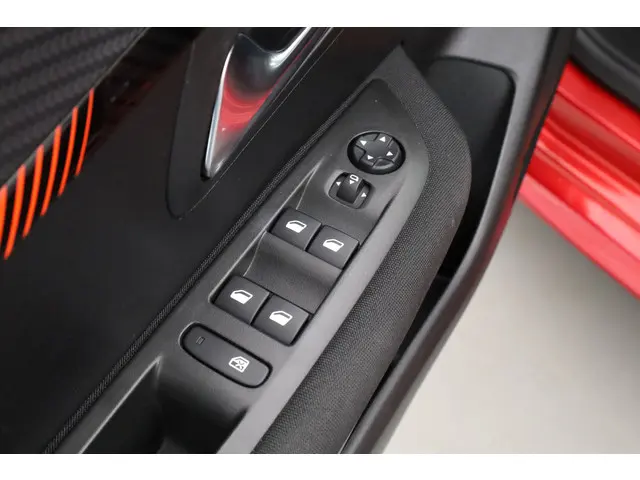 Peugeot 208 1.2 PureTech Active - Automaat 2022 Benzine 7