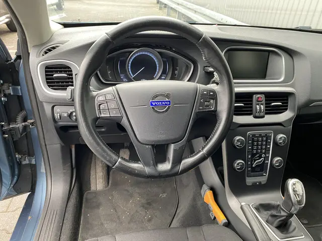 Volvo V40 1.6 T3 Kinetic 2012 Benzine 4
