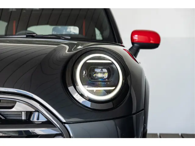 MINI 3-Deurs Cooper C 2024 Benzine 40