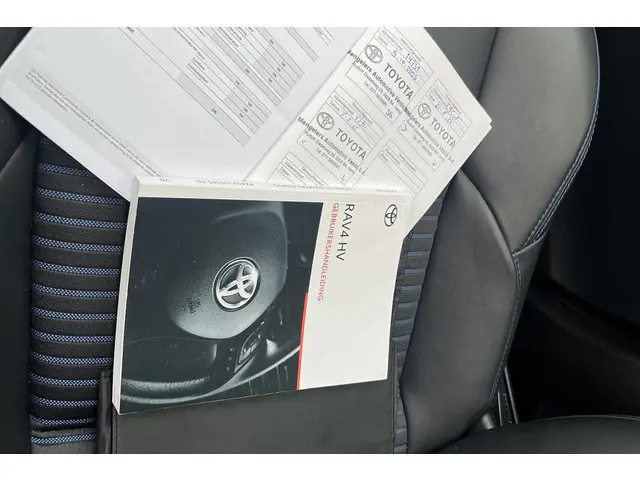 Toyota RAV4 2.5 Hybrid AWD Bi-Tone 2023 Hybride Benzine 27