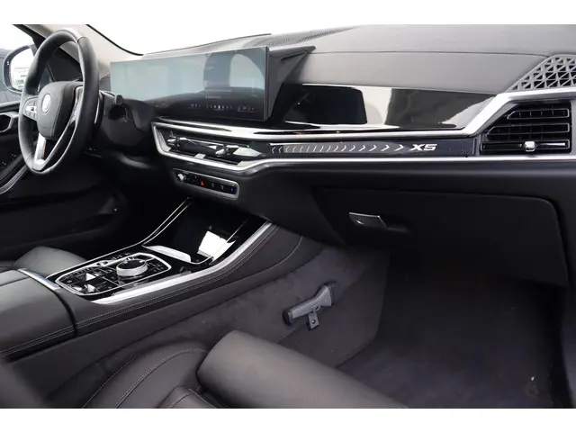 BMW X5 xDrive50e 2023 Hybride Benzine 12