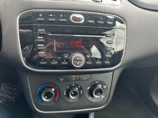 Fiat Punto Evo 0.9 TwinAir Edizione Cool 2013 Benzine 11