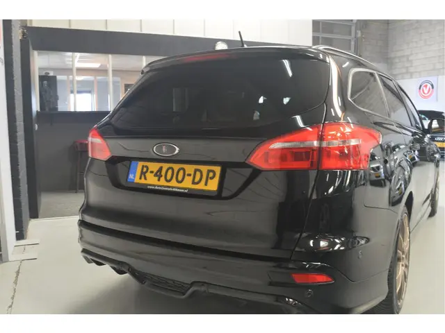 Ford Focus Wagon 1.0 2018 Benzine 4