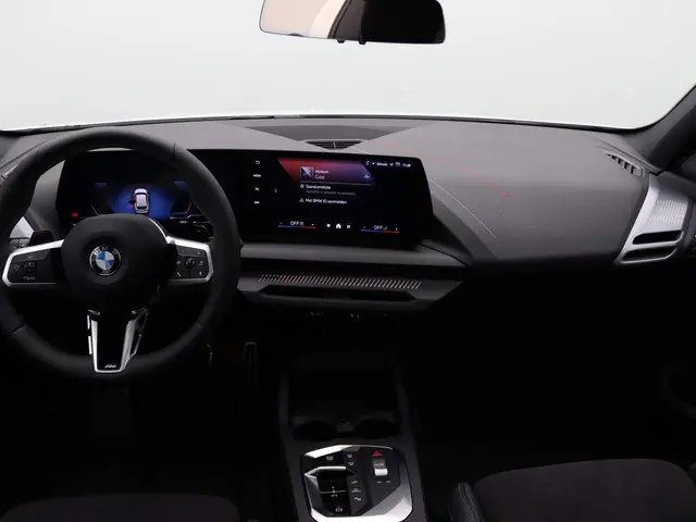 BMW 1 Serie 120 2024 Benzine 25