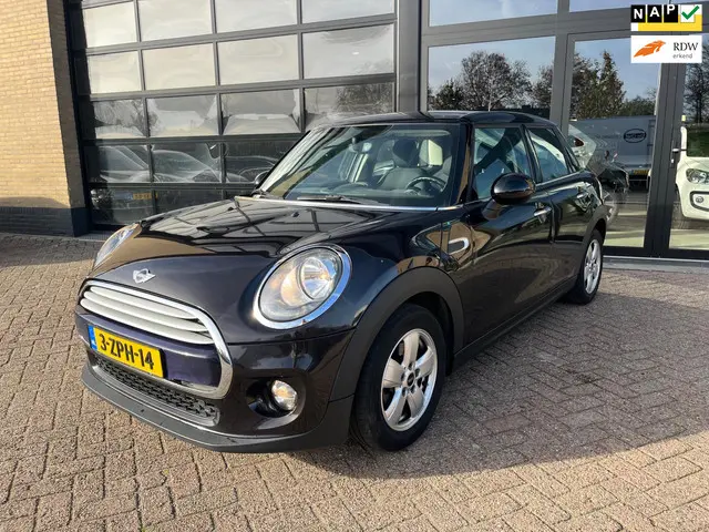 MINI Cooper Mini 1.5 Business, Navi, Airco,Btw 2015 Benzine