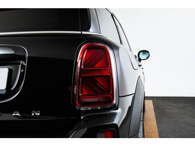 MINI Countryman Cooper SE ALL4 2022 Hybride Benzine 36