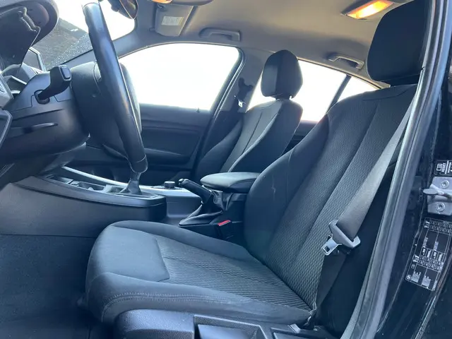 BMW 1 Serie 114i Business+ | Airco + 5-Drs | 2013 Benzine 10