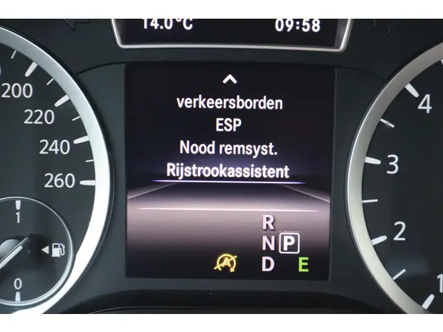 Infiniti Q30 1.6t Premium Tech 2016 Benzine 27