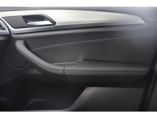 BMW X3 xDrive20i High Executive 2019 Benzine 29