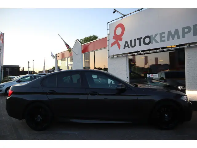 BMW 5 Serie 520i EXECUTIVE 2013 Benzine 9