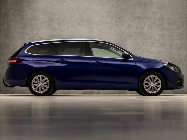 Peugeot 308 SW 1.2 PureTech Sport 2020 Benzine 4