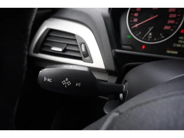 BMW 1 Serie 116i High Executive 2013 Benzine 29