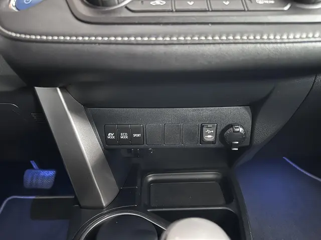 Toyota RAV4 2.5 Hybrid AWD Style 2016 Hybride Benzine 24