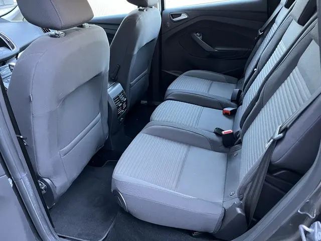 Ford C-MAX 1.5 Titanium 2015 Benzine 22