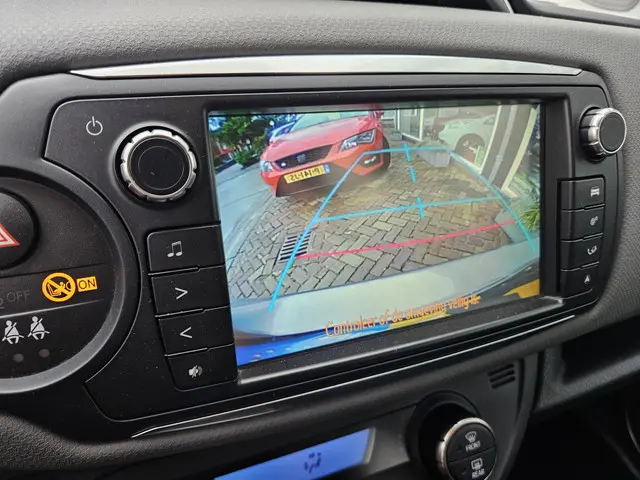 Toyota Yaris 1.5 Hybrid Dynamic 2015 Hybride Benzine 22