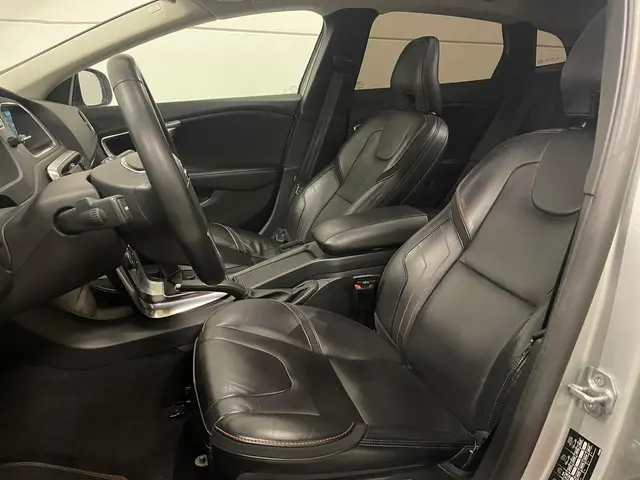 Volvo V40 Cross Country 2.0 D2 Summum 2016 Diesel 11