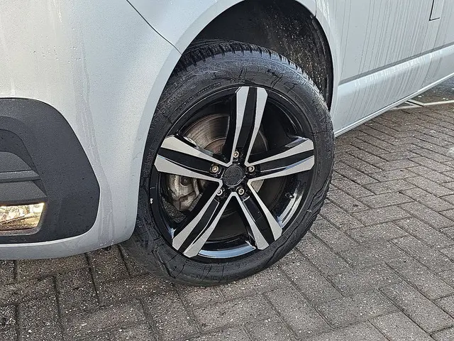 Volkswagen Transporter 2.0 TDI 2021 Diesel 16
