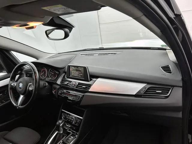 BMW 2 Serie Active Tourer 218i Executive 2017 Benzine 18