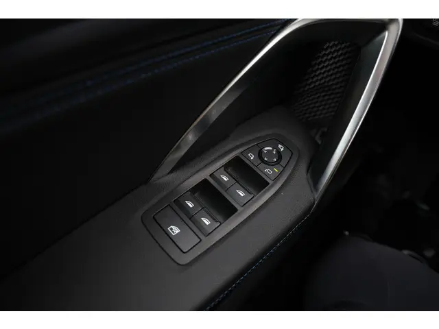 BMW X1 sDrive20i 170pk M-Sport Black Ed. 2023 Benzine 38