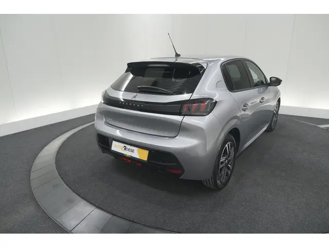Peugeot 208 PureTech 100 Allure 2022 Benzine 58