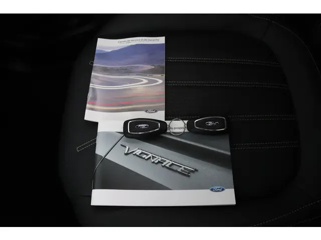 Ford Kuga 2.5 PHEV 225 Vignale 2023 Hybride Benzine 14