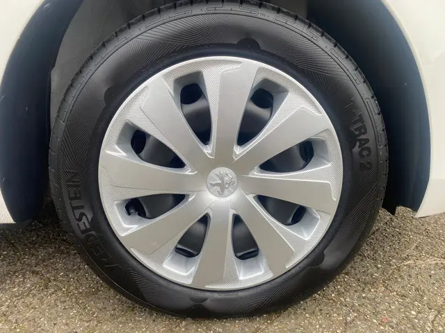 Peugeot 108 1.0 e-VTi Active 2019 Benzine 23