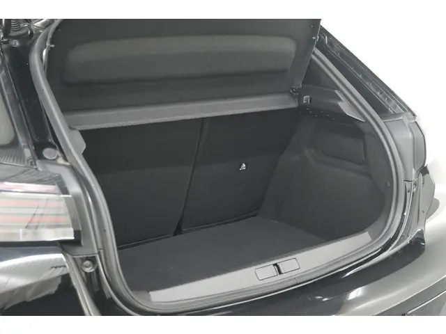 Peugeot 208 PureTech 100 Allure 2024 Benzine 61