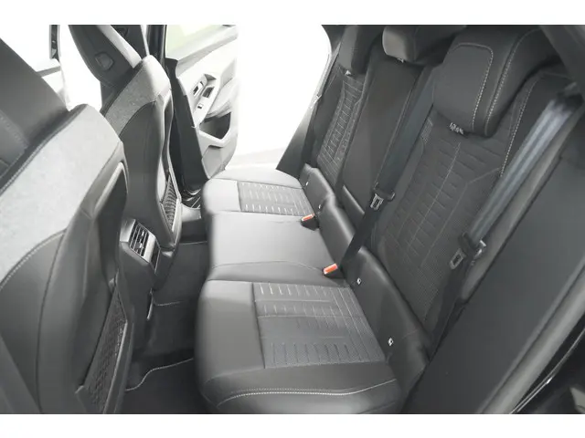 Peugeot 3008 Hybrid 145 e-DCS6 GT 2025 Hybride Benzine 35