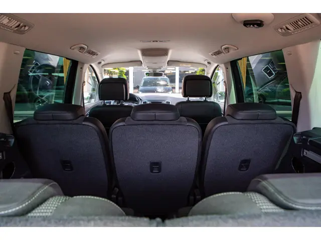SEAT Alhambra 7p 2015 Benzine 29