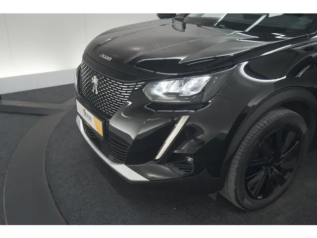 Peugeot 2008 PureTech 130 Allure 2020 Benzine 16