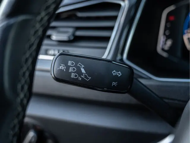 Volkswagen T-Roc 2.0 TSI 4Motion Sport 2018 Benzine 31