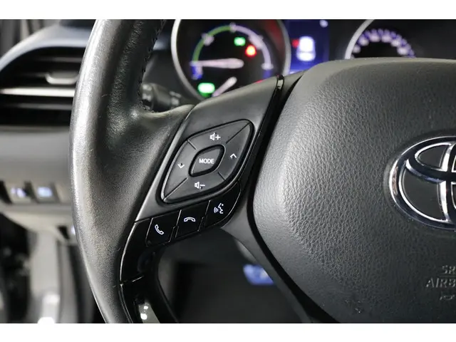 Toyota C-HR 2.0 Hybrid Bi-Tone 2020 Hybride Benzine 22