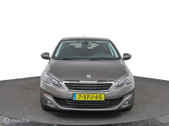 Peugeot 308 1.2 e-THP nw. revisie motor. 2014 Benzine 6