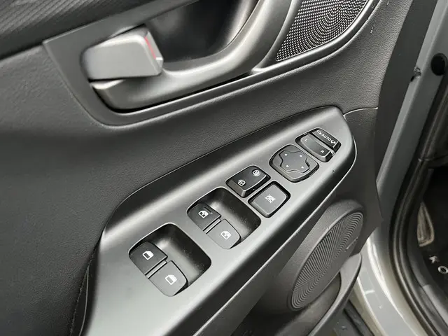 Hyundai Kona EV Premium 64 kWh 2020 Elektrisch 21